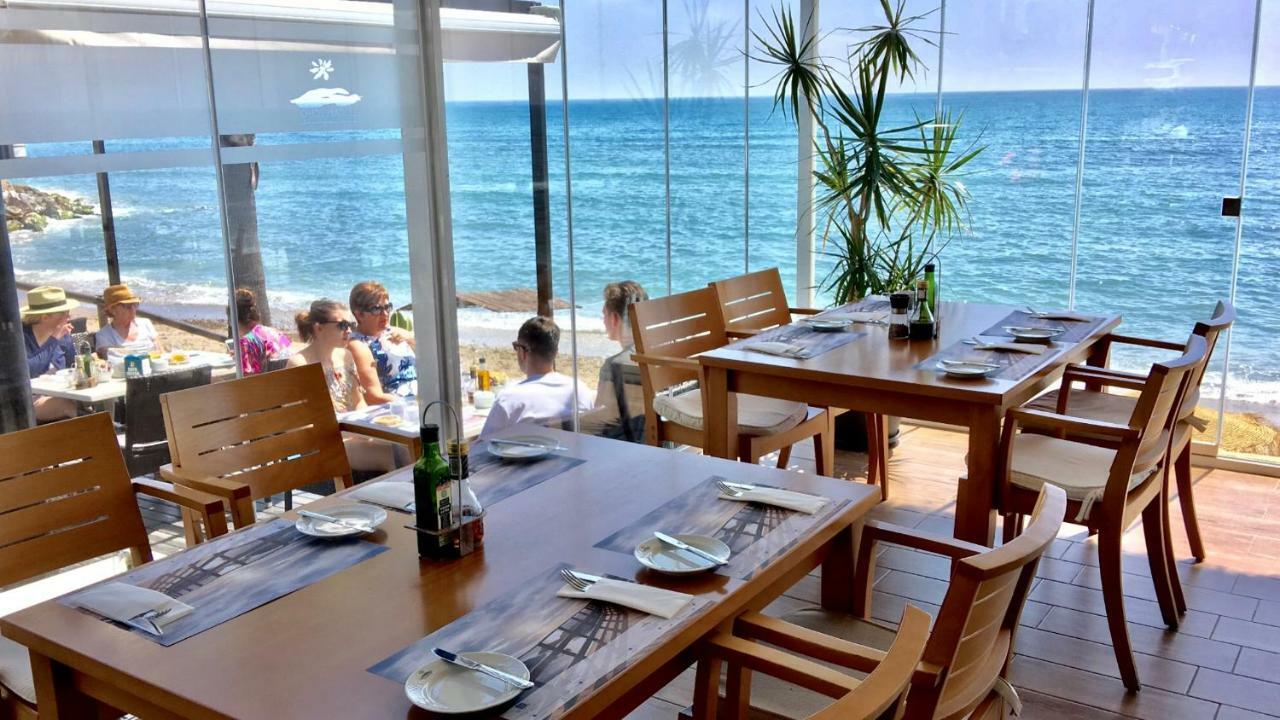 Mi Capricho Beachfront 400 - With Sea Views Costa Del Sol Apartment